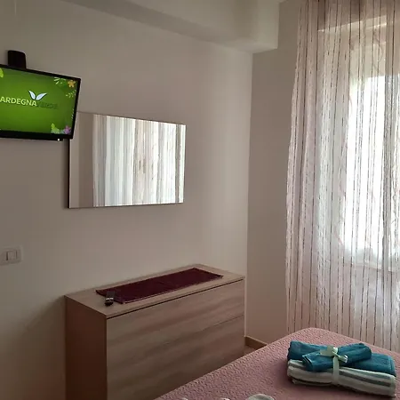 Apartment Lo Mirall - Bilocale A 2 Minuti Dalla Del Lido Di